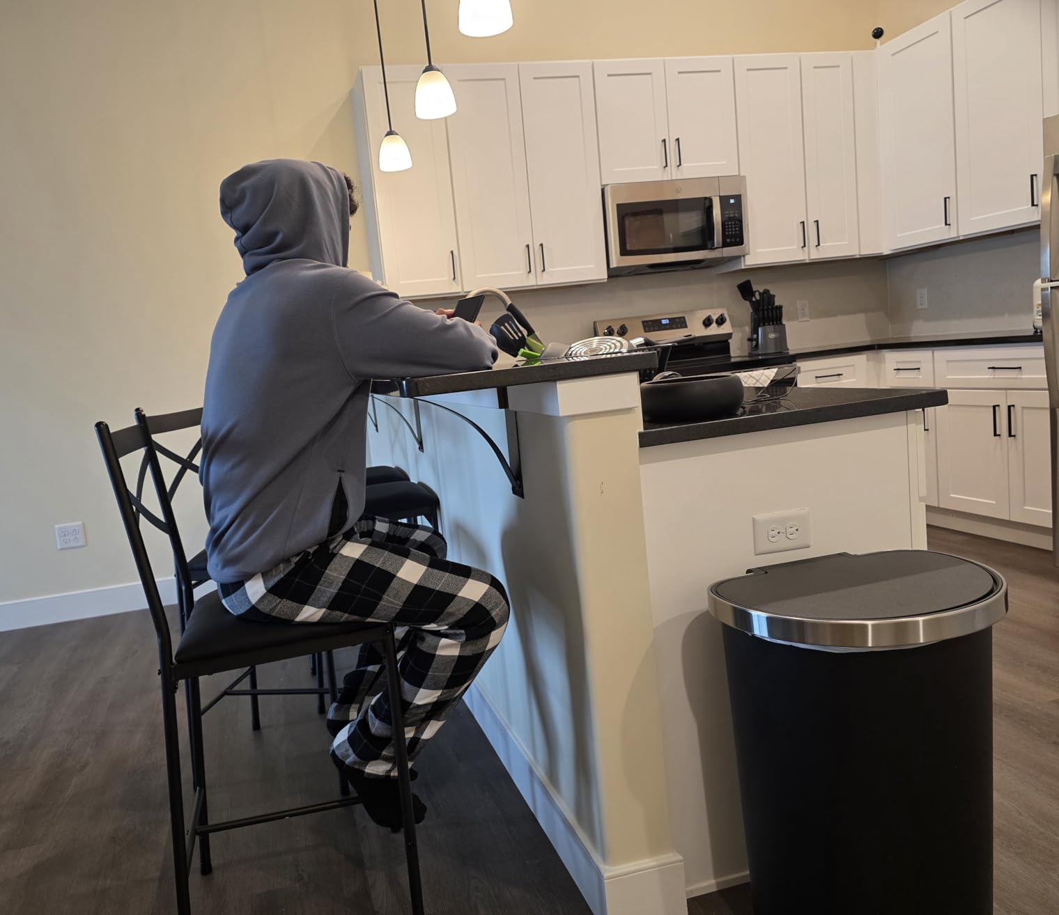 IDEALHOUSE 26 Inch Bar Stools Set of 4, Upholstered Bar Chairs with Back, Thick Cushion, Counter Height Barstools for Kitchen Island Apartment Counter Bar (4) customer photo 2