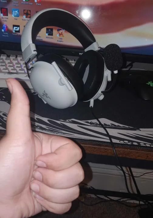 Razer BlackShark V2 X Xbox Gaming Headset: 50mm Drivers - Cardioid Mic - Lightweight - Comfortable, Noise Isolating Earcups - for Xbox Series X, Series S, PS5, PC, Switch via 3.5mm Audio Jack - Black customer photo 1