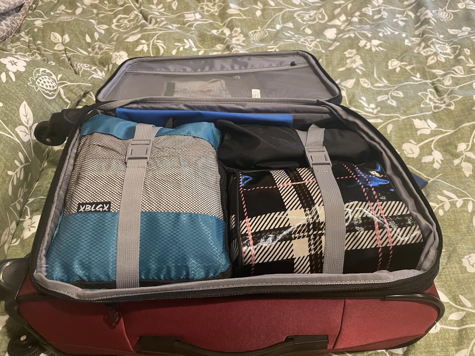 Compression Packing Cubes for Suitcases, 5 Set Travel Essentials, Lightweight Luggage Organizer Bags, Travel Cubes for Carry on customer photo 1