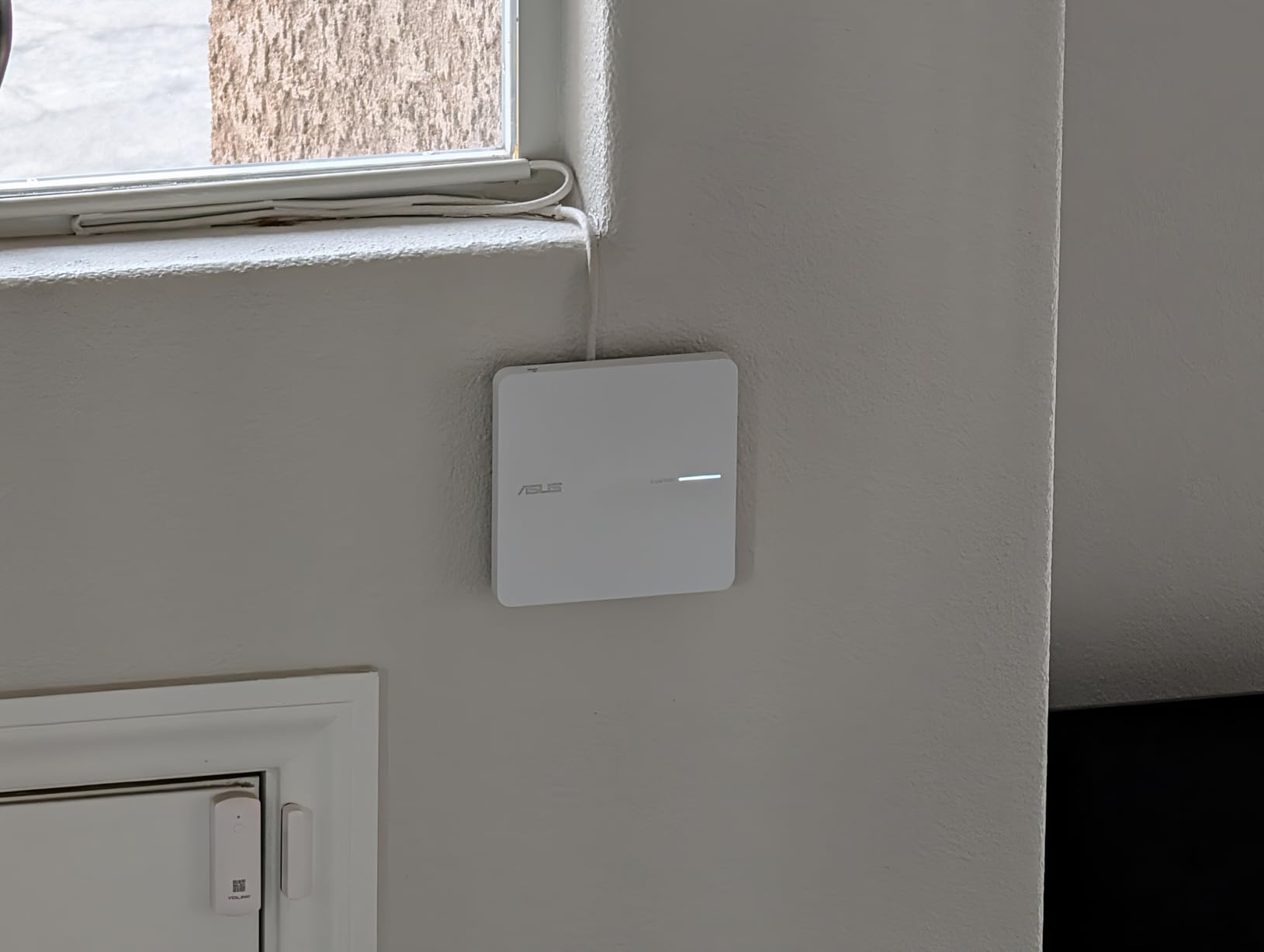 ASUS ExpertWiFi EBA63 AX3000 Dual-Band WiFi 6 (802.11ax) PoE Access Point, Support up to 5 SSIDs and VLAN, Self-Defined Network, Self-Defined Network, Support PoE & PoE+, Easy Management app, AiMesh Compatible customer photo 2