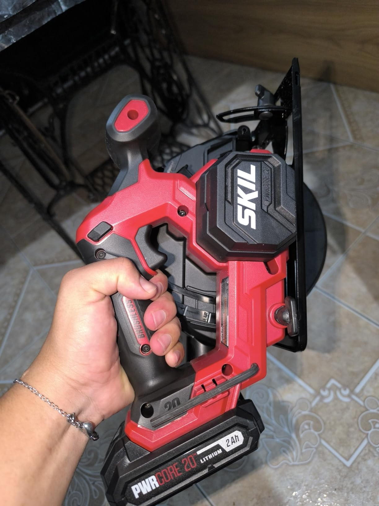 SKIL PWR CORE 20 Brushless 20V 6-1/2-Inch Cordless Compact Circular Saw Kit for Wood Cutting, Includes 2.0Ah Battery and Charger - CR6413B-11 customer photo 1