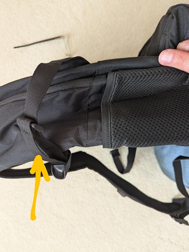 Amazon Basics Travel Laptop Backpack with Multiple Pockets and Compartments for 17 in / 43.1 cm Laptop, Water Resistant, Spacious with Padded Shoulder Straps, Black customer photo 2