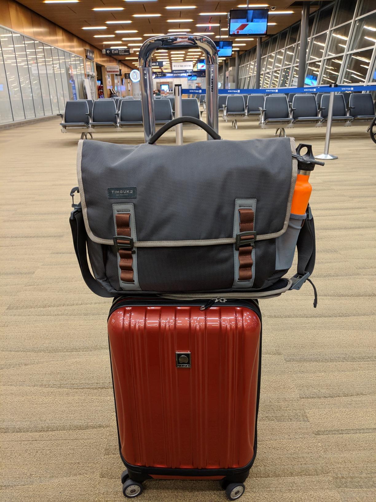 DELSEY PARIS Helium Aero Hardside Expandable Luggage with Spinner Wheels, Blue Cobalt, 2-Piece Set (21/28) customer photo 1