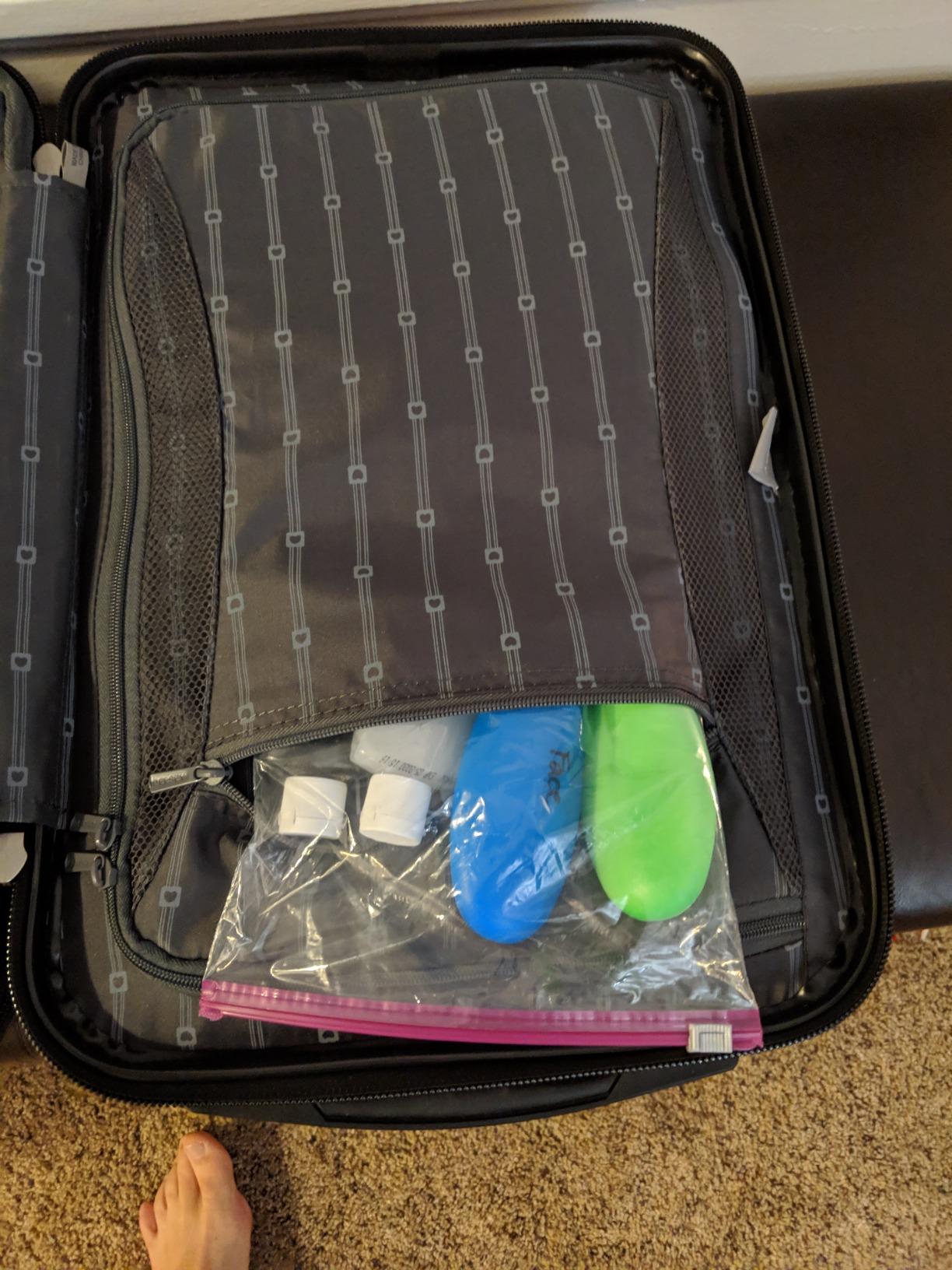 DELSEY PARIS Helium Aero Hardside Expandable Luggage with Spinner Wheels, Blue Cobalt, 2-Piece Set (21/28) customer photo 2