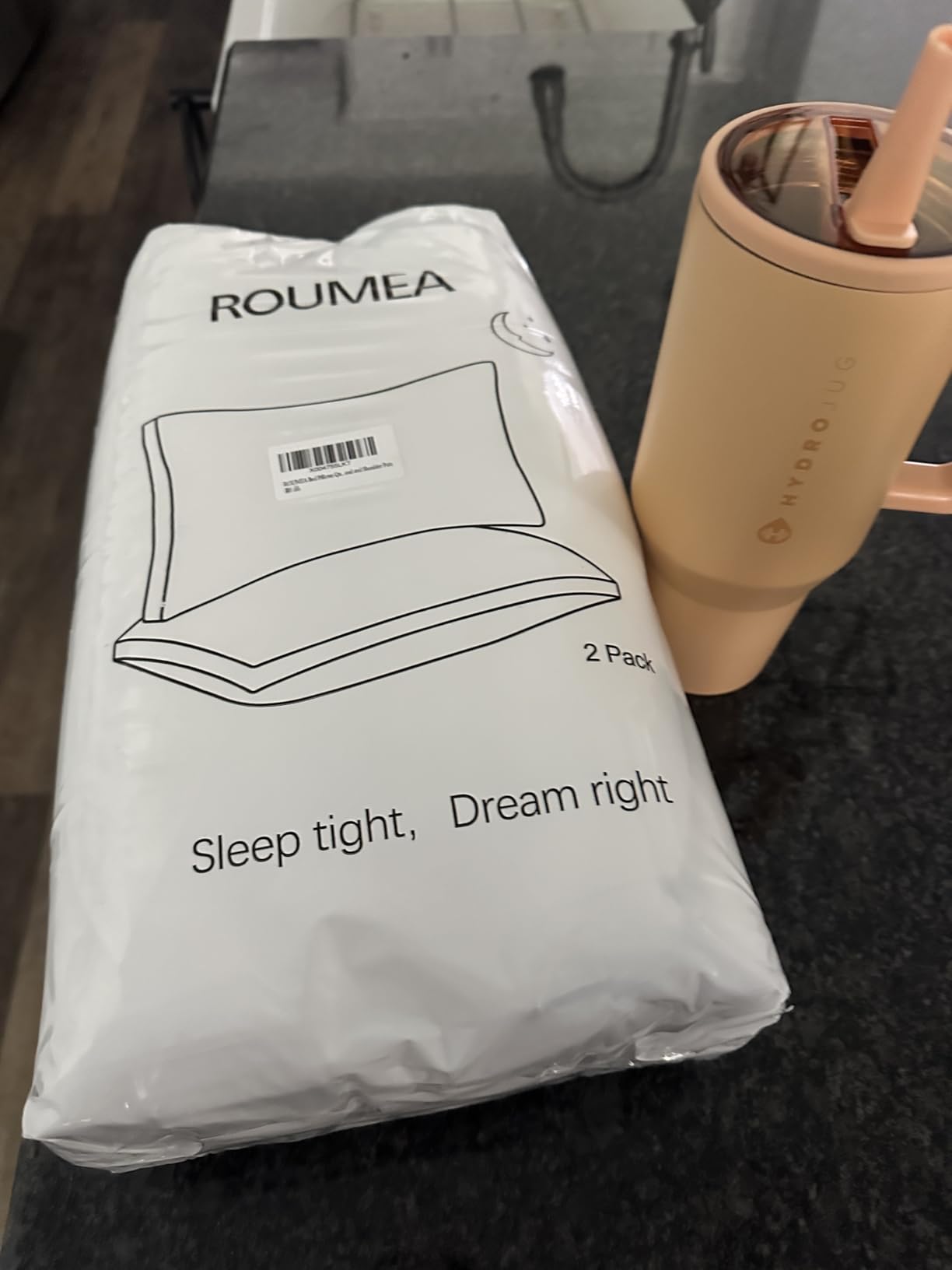 ROUMEA Pillows Queen Size Set of 2, Gusseted Bed Pillows for Sleeping 2 Pack, Luxury Hotel Quality, Supportive Queen Pillow with Soft Down Alternative for Back Stomach Side Sleepers, Machine Washable customer photo 1