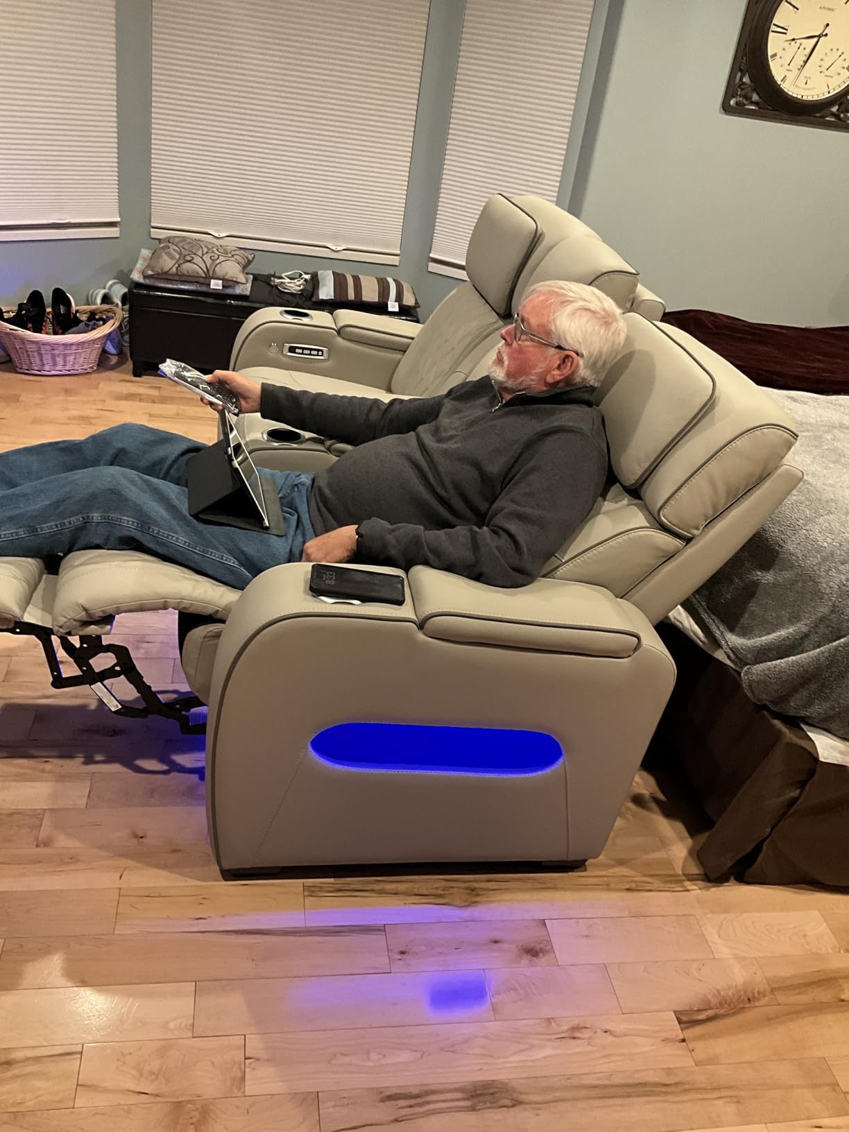 Signature Design by Ashley Boyington Contemporary Leather Match Power Reclining Sofa with USB Charging Ports, LED Lights and Adjustable Headrest, Light Gray customer photo 1