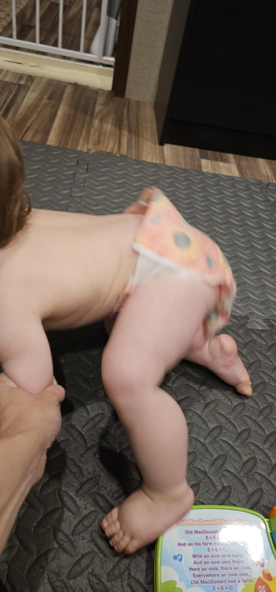 Hello Bello Premium Baby Diapers Size 1, 32 Count of Disposable, Extra-Absorbent, Hypoallergenic Baby Diapers with Snug and Comfort Fit, Sleepy Sloth customer photo 2