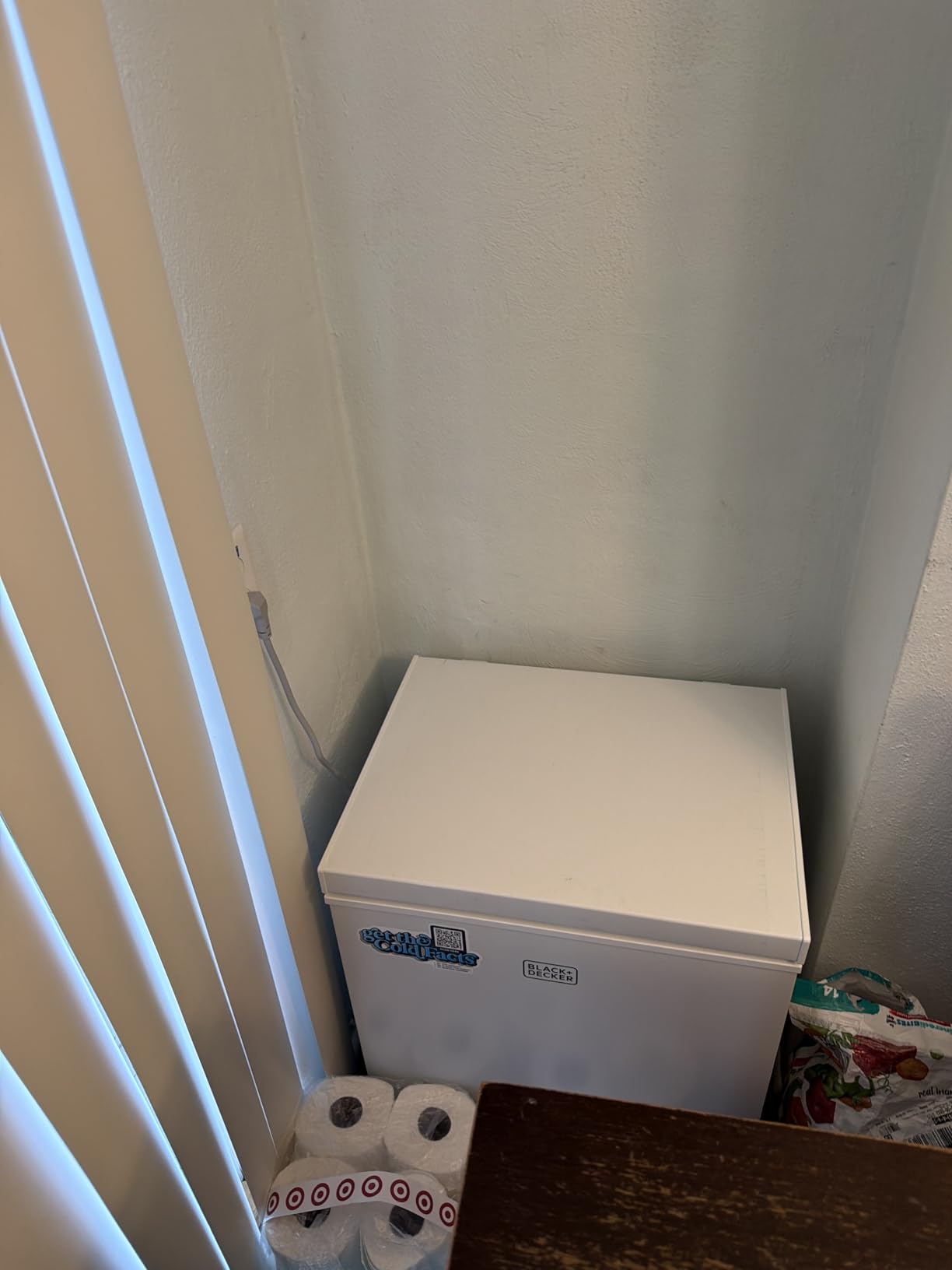 BLACK+DECKER 19.8 Cu. Ft. Chest Freezer, Deep Freezer with Top Opening, Freezer Chest with 2 Removable Storage Baskets, Mechanical Temperature Control, Manual Defrost, R600a Refrigerant, BCF1980E, White customer photo 1