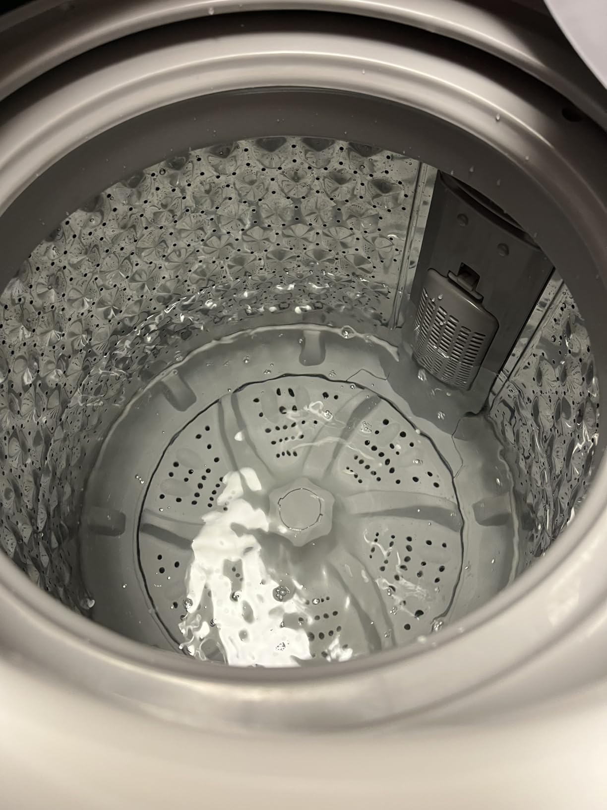 BLACK+DECKER 4.5 Cu. Ft. Front Load Washer, Full Size Washing Machine with 12 Cycles, ENERGY STAR certified, LED Display, BFLW45M, White customer photo 1