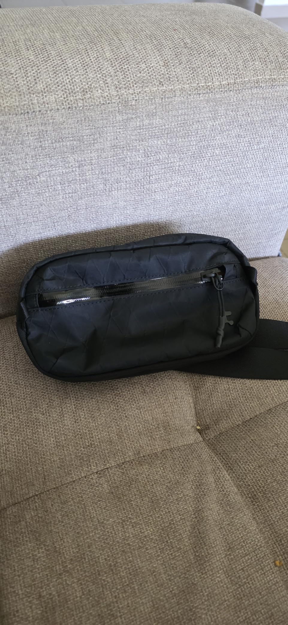 tomtoc 1.5L Sling Bag with RFID Blocking, Crossbody Bag Minimalist Chest Shoulder Pack for Men and Women customer photo 2