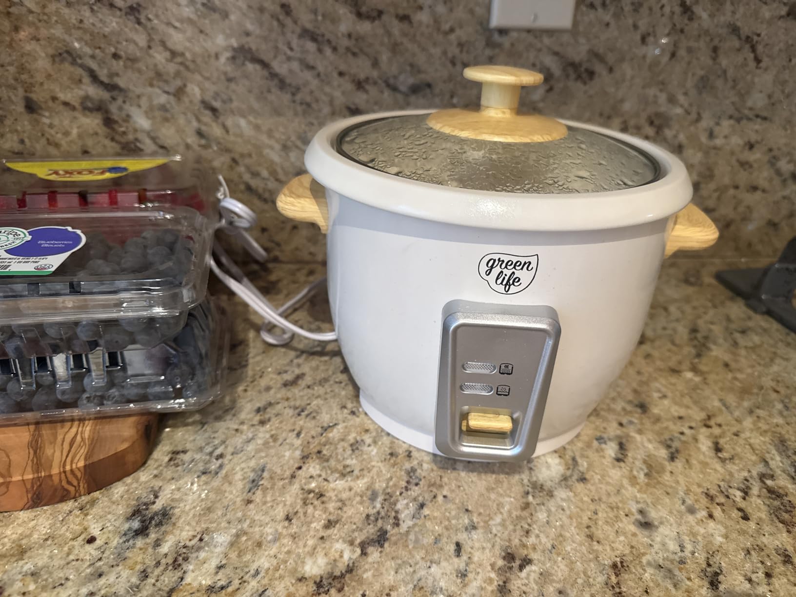 GreenLife Rice Cooker with Removable PFAS-Free Ceramic Nonstick Pot, 3-Cups Uncooked/6-Cups Cooked, Grains & Oatmeal Multicooker, Compact One-Switch Design, Auto Keep Warm, Easy Clean, Cream customer photo 1
