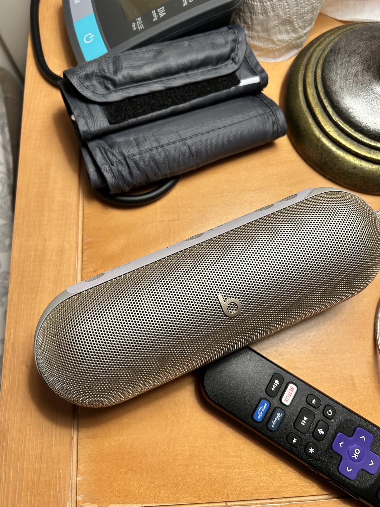 Beats Pill - Portable Bluetooth Speaker, Up to 24H Battery Life, Water Resistant, Bluetooth, Apple & Android Compatible, Seriously Loud Sound (Champagne Gold) customer photo 2
