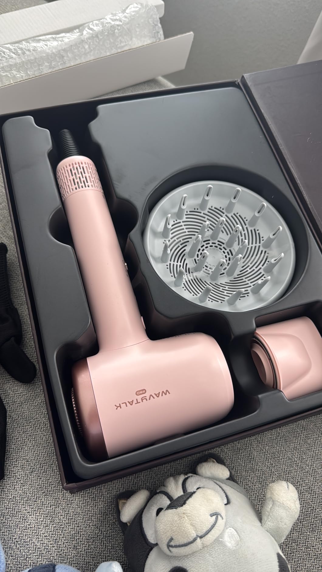 Wavytalk Turblow Pro Fast Drying Blow Dryer with Diffuser, High Speed Hair Dryer with 110,000 RPM, Pro Negative Ions for Less Damage, Frizz Smoothing 3 Speeds & 3 Temps, White customer photo 2