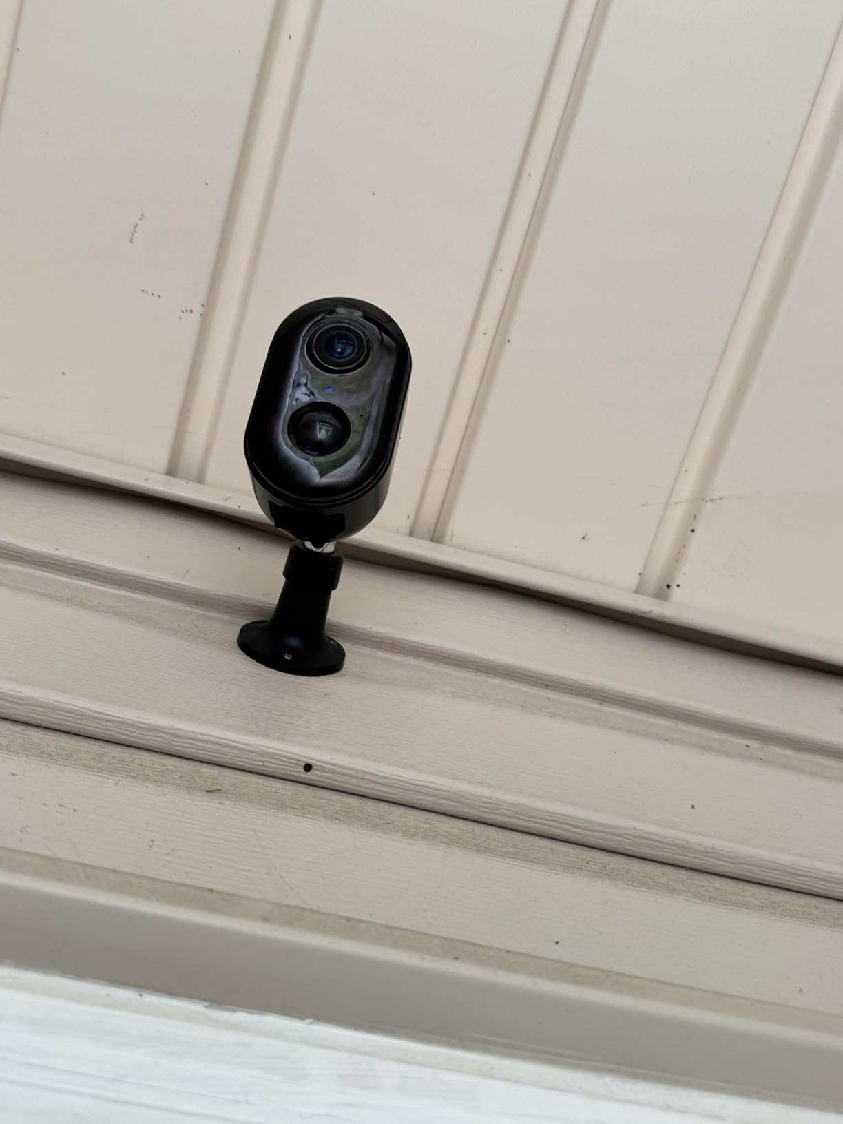 Security Cameras Wireless Outdoor, Battery Powered 2k WiFi Cameras for Home Security, Spotlight Color Night Vision, AI Motion Detection, Siren, Weatherproof, 2-Way Talk, Playback, SD/Cloud Storage customer photo 1