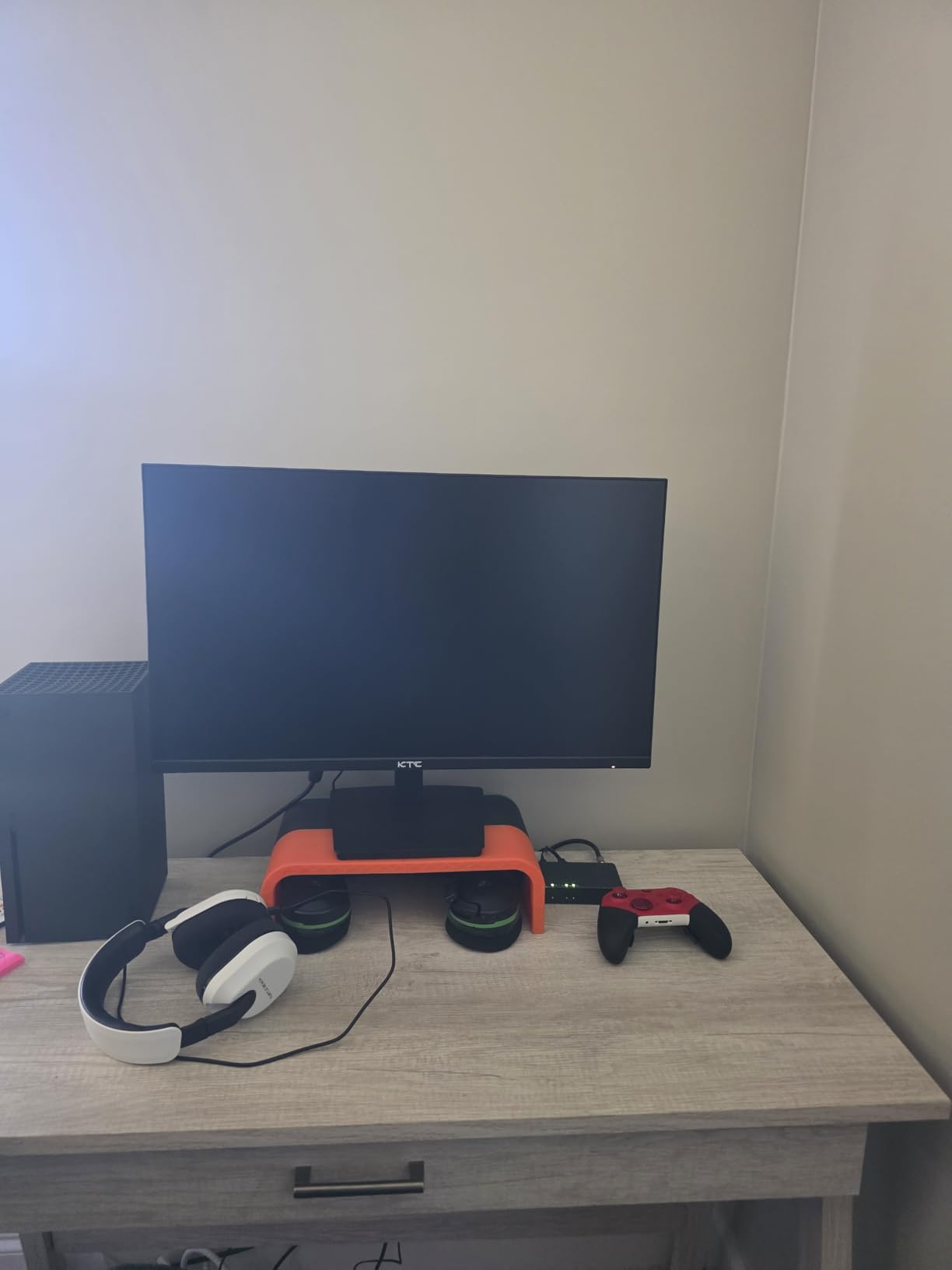 KTC 32 Inch 240Hz Curved Gaming Monitor, 2K 1440P PC Computer Monitor 1000R, 1ms (MPRT), 4000:1 Contrast, 122%sRGB, Adaptive Sync, HDMI Display Port, Tiltable, VESA Mount, H32S25E customer photo 2