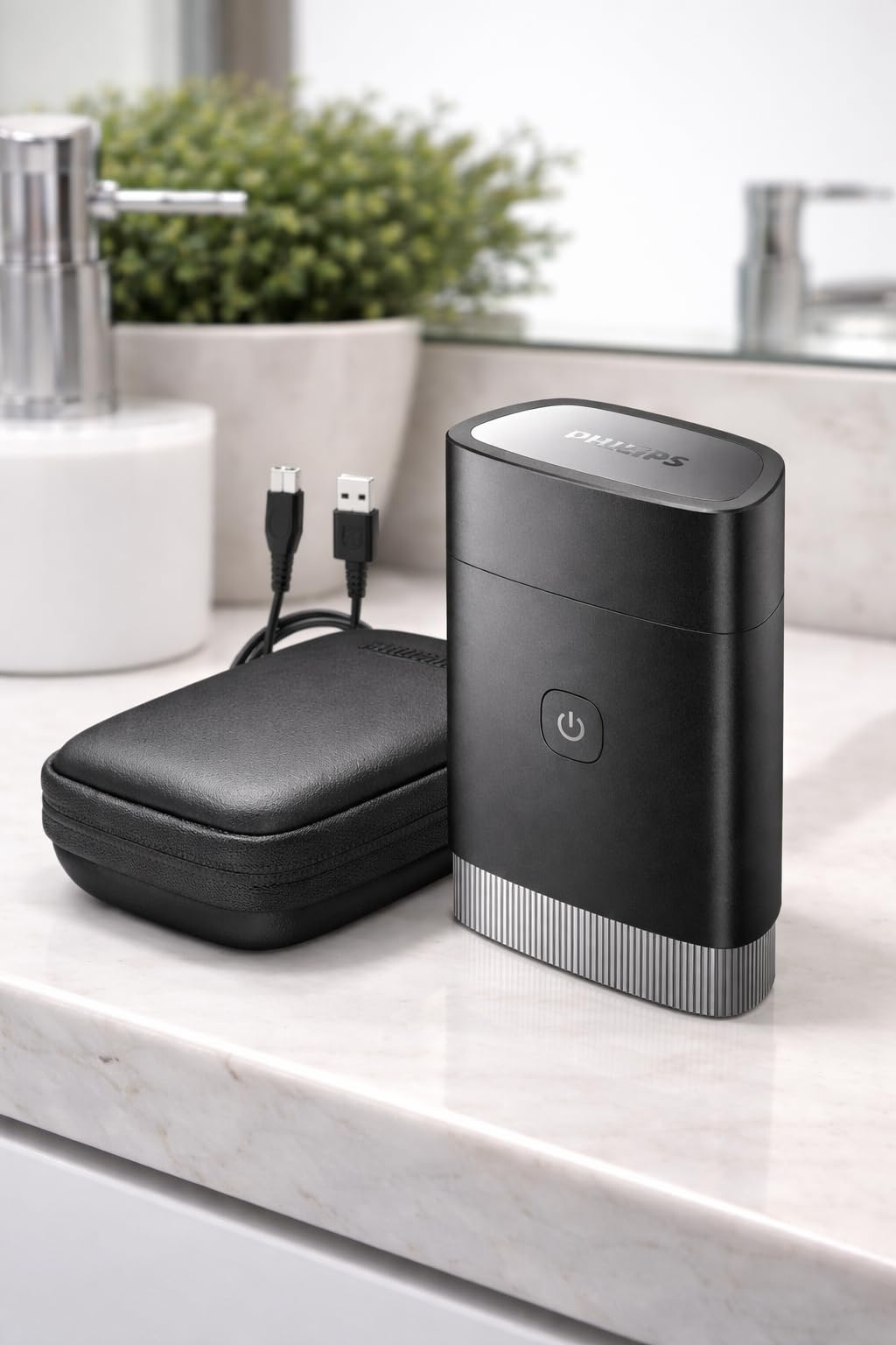 Philips Norelco Portable Shaver, On-The-Go Wet and Dry Electric Shaver, ComfortCut Blade System, 3D Floating Heads, Compact Design, Powerful Battery, Model PQ888/81 customer photo 1