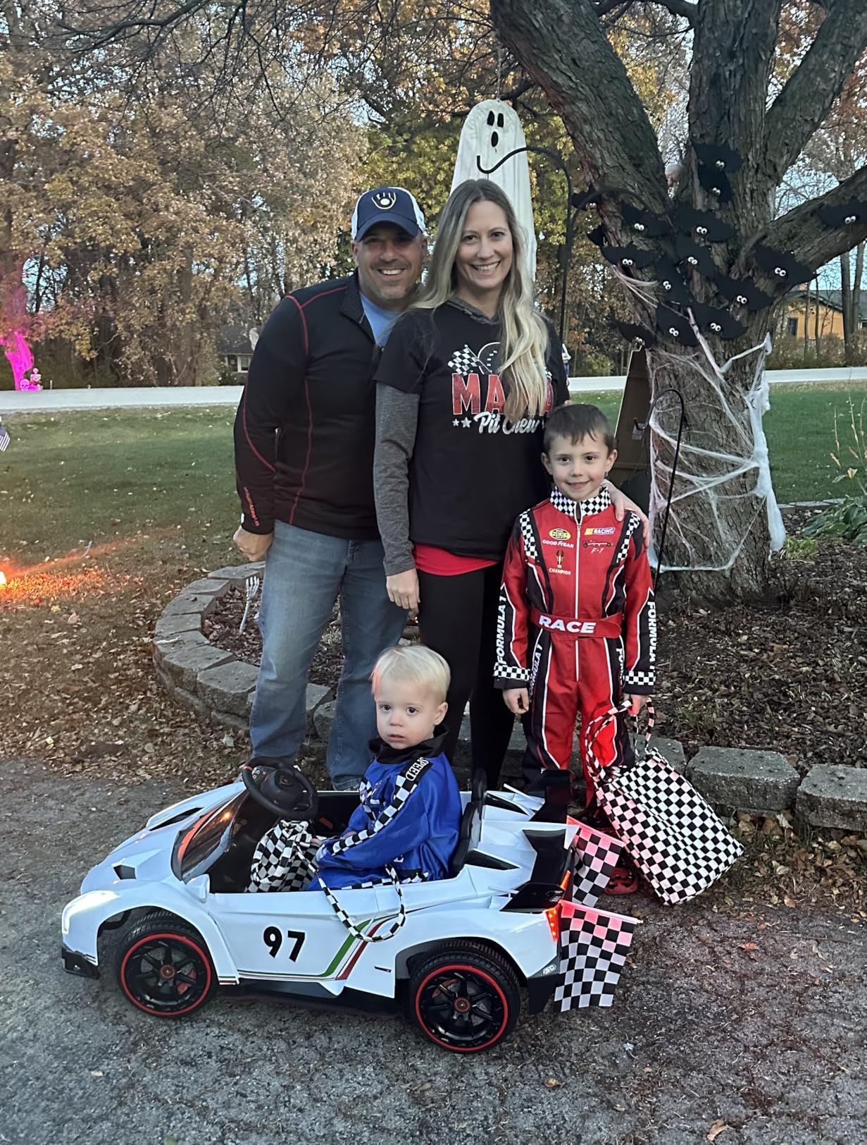 INFANS 2 Seater Kids Ride on Car, 12V 4WD Licensed Lamborghini Veneno Powered Electric Vehicle with Hydraulic Doors, Rocking Mode, Adjustable Speeds, Remote Control, MP3, Headlight (Red) customer photo 1