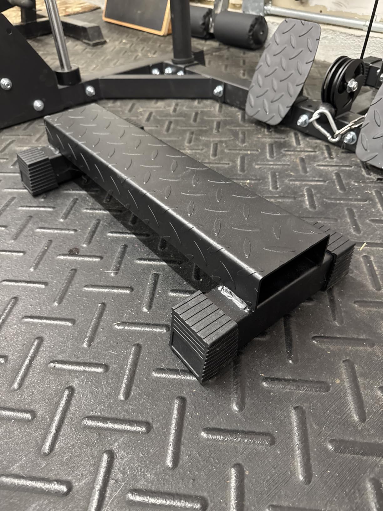 EVERYMATE Steel Calf Raise Block, Standing Calf Machine for Stretching Calf Muscles, Relaxing Ankles, Anti-Slip Solid Platform customer photo 2
