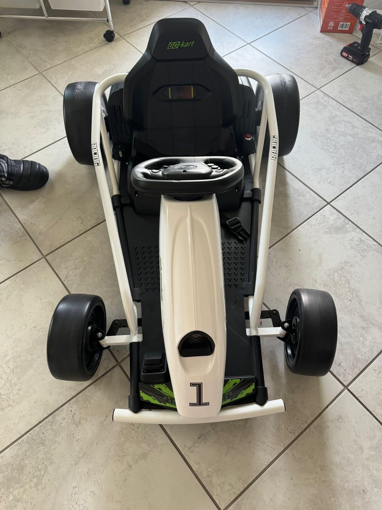 Aosom 24V 8.1 MPH Electric Go Kart, Drifting Car Battery Powered Ride on Toy Outdoor with Slow Start, Music, Horn Honking and Safety Belt, 154 lb Max Weight, for 8-12 Years Old, Pink customer photo 2