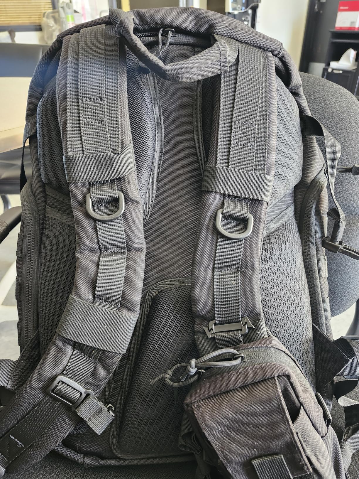 AMHEH 32L 1050D Urban Tactical Laptop Backpack, 17 Inch Computer, Suspended Tech Compartment, MOLLE Daypack, Commuting, Airplane Travel Approved customer photo 2