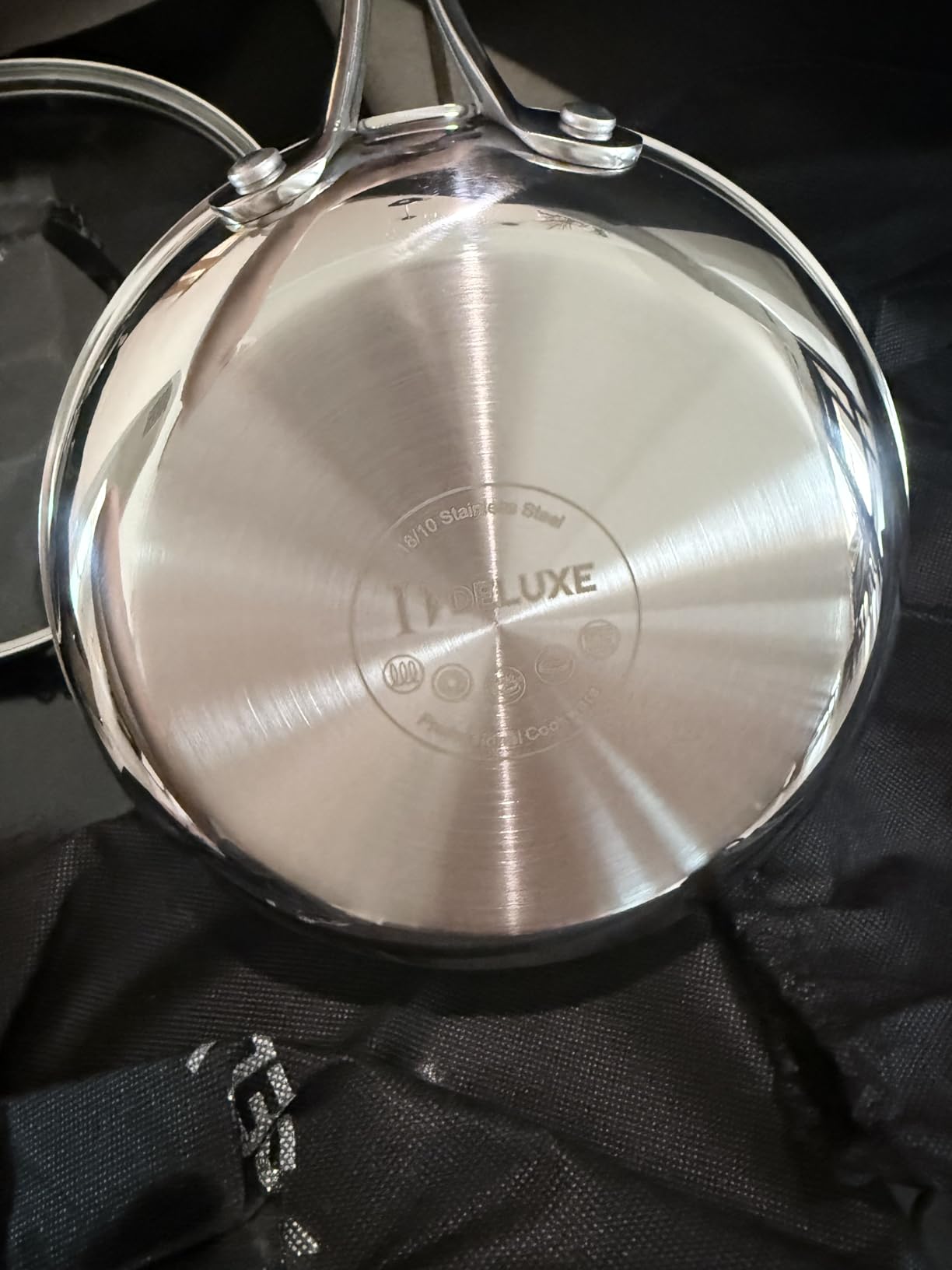 HexClad 13 Piece Hybrid Ceramic Nonstick Stainless Steel Cookware Set-5 Piece Frying Pan Set, 6 PC Pot Set, 3.7QT Deep Saute Pan&Lid, Induction Ready, Stay Cool, PFOA Free Compatible with All Cooktops customer photo 1