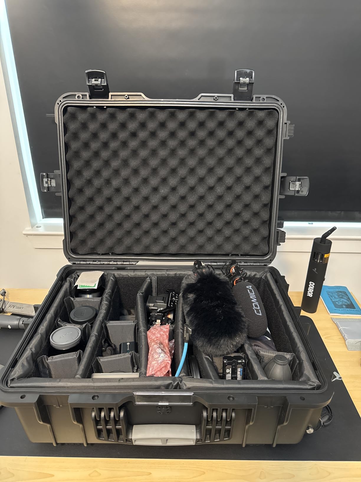 Regetek Waterproof Travel Camera Hard Case with Padded Divider, 22 x 14 x 10 Inch, Rolling Case for Camera, Gear, Equipment, Dustproof, Shockproof, Airline Carry-On Approved, Inner 19.8