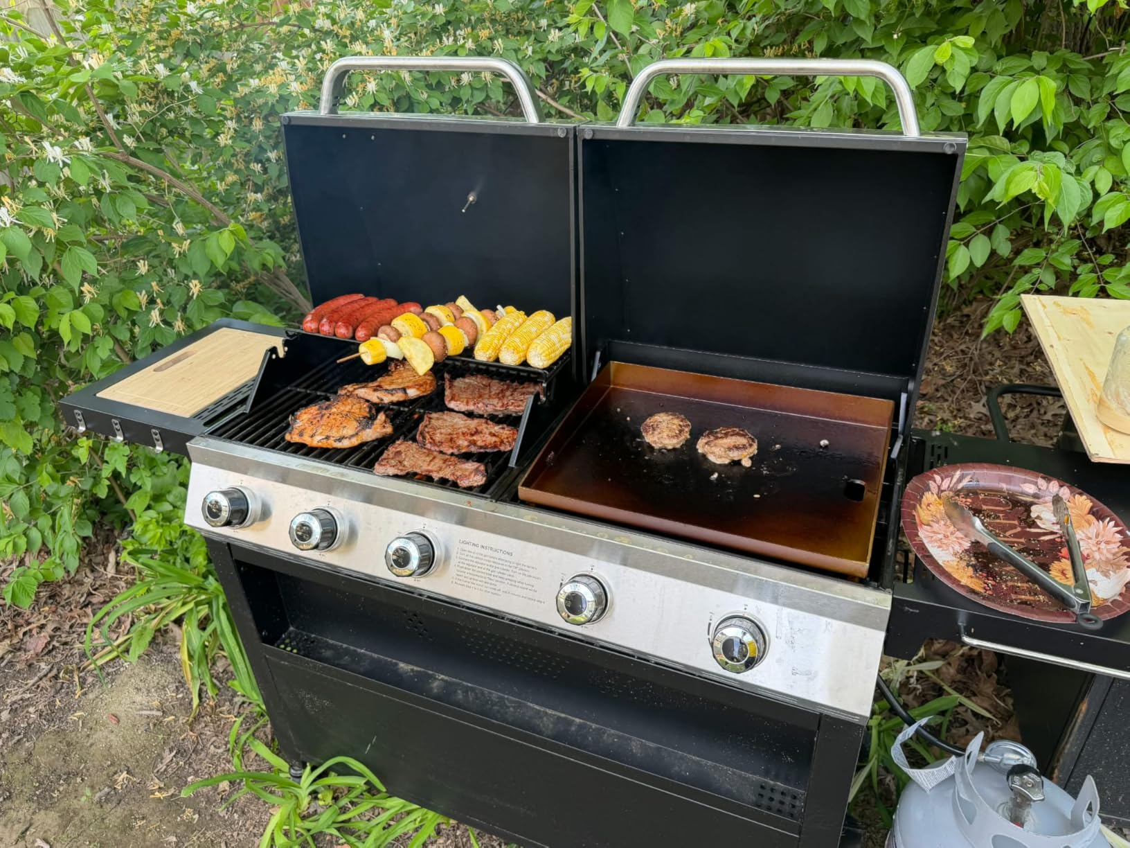 Captiva Designs Propane Gas Griddle Grill Combo with Porcelain-Enameled Cast Iron Grate & Cast Iron Pan, Dual BBQ Grill With Flat Top Griddle for Outdoor Kitchen & Backyard Barbecue, 696 SQIN Cook Area customer photo 1