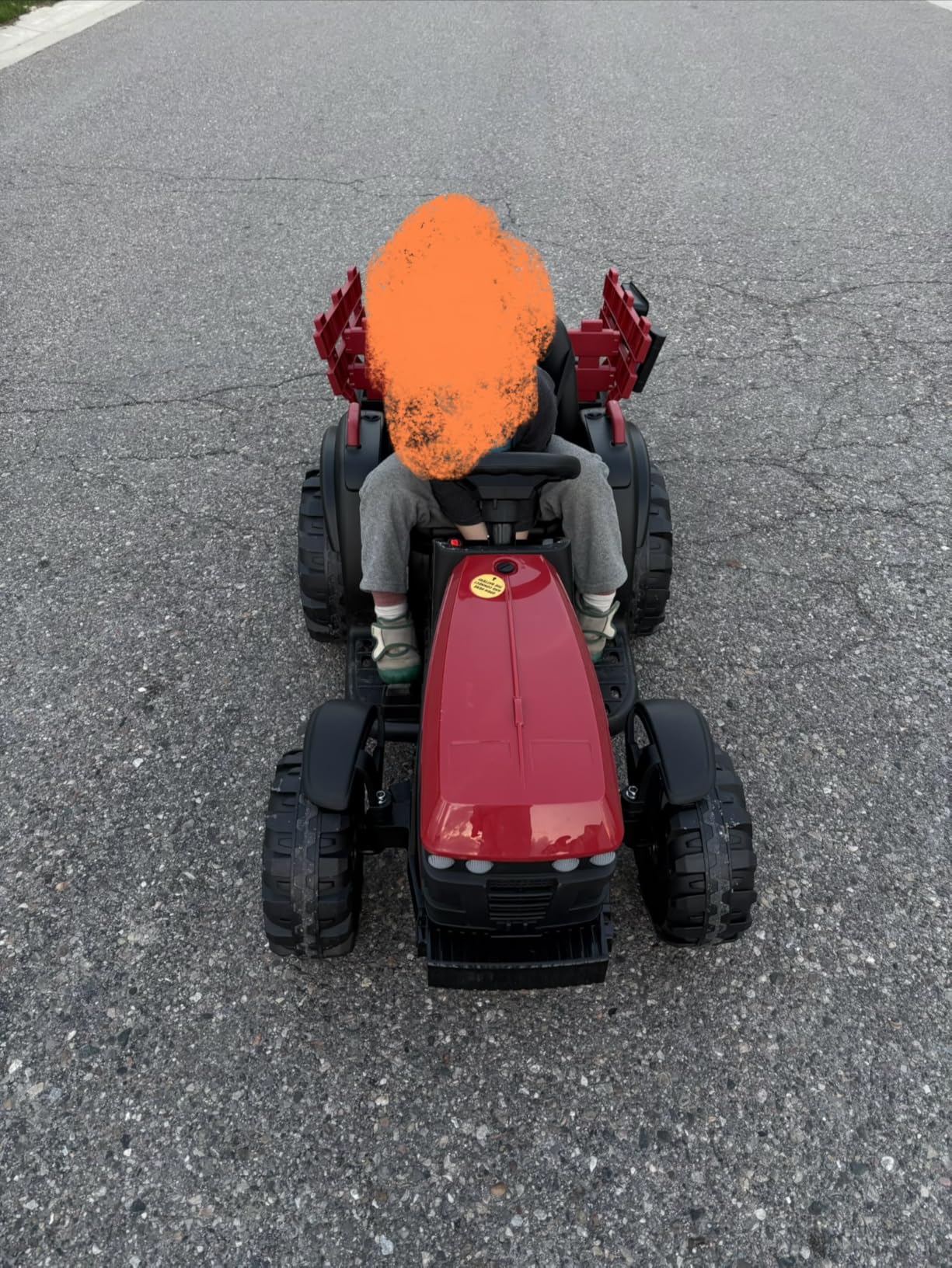 ELEMARA 24V 9AH Ride on Tractor with Easy Detachable Trailer, 400W Motors Electric Tractor Toy for Big Kids, All-Terrain Capability, Safety Design with 3-Point Seat Belt for Ages 3+, Green customer photo 1