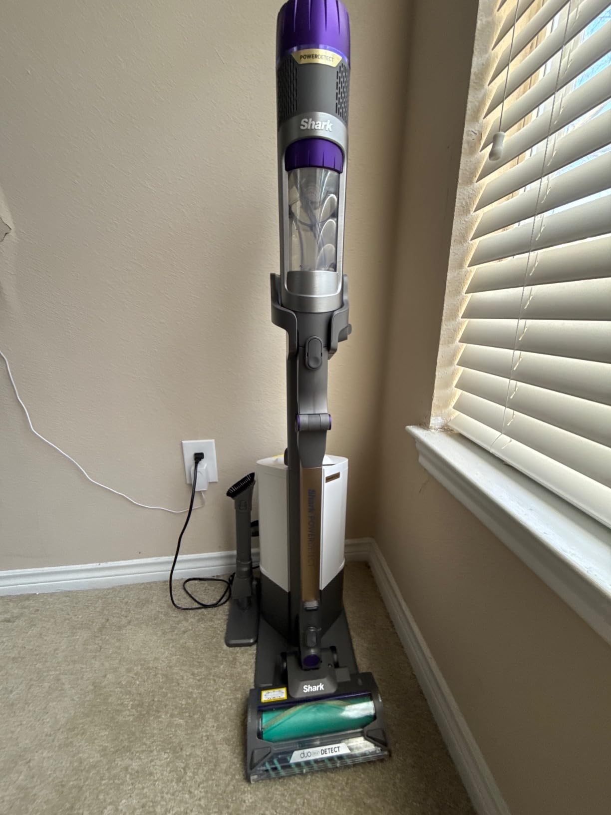 Shark PowerDetect Clean & Empty Cordless Stick Vacuum, Powerful Suction, HEPA Filtration, Carpet & Hard Floor, Portable for Pet Hair, Dark Gray, IP3251 customer photo 1