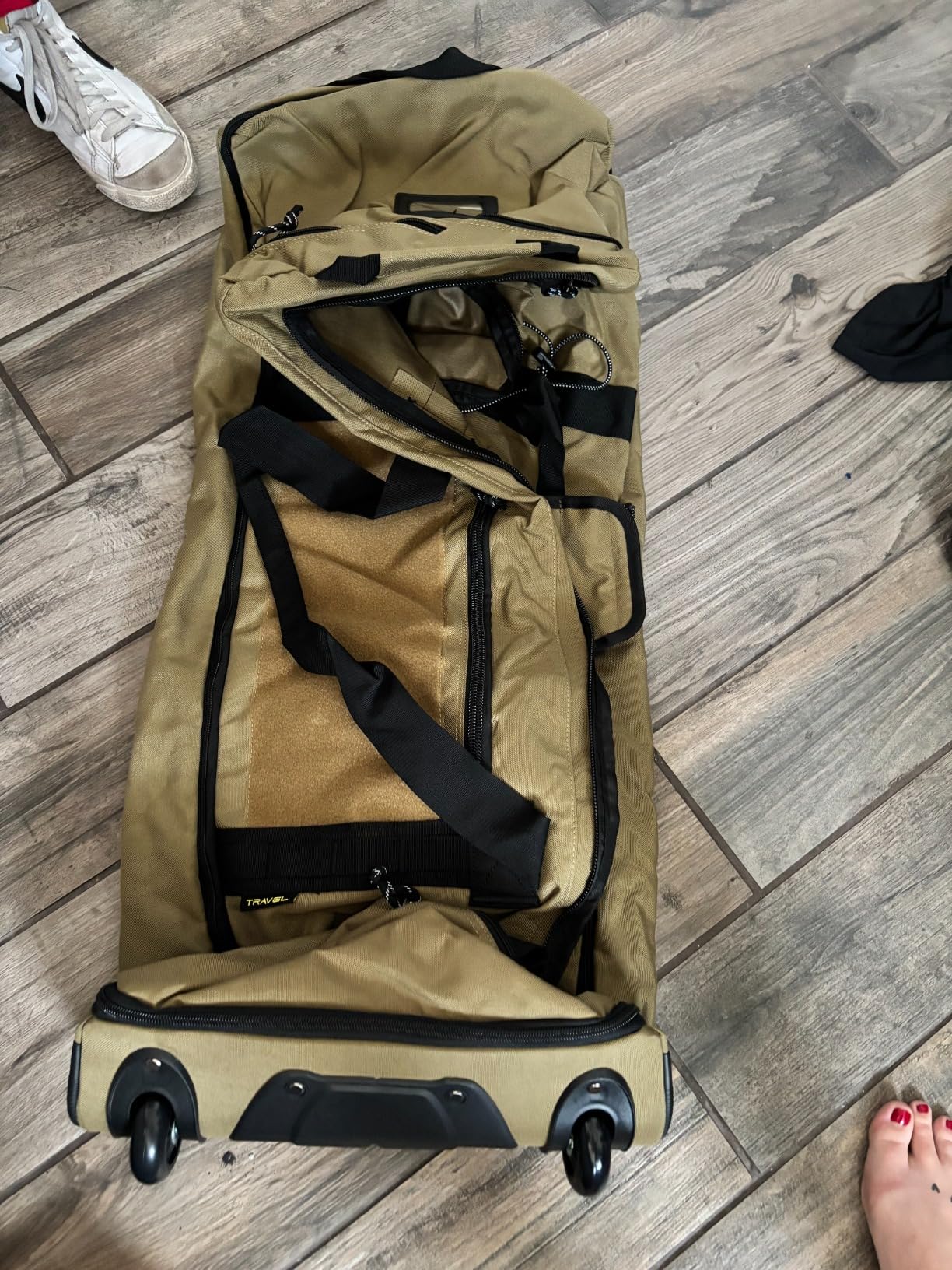 Laripwit Collapsible Duffle Bag with Wheels 130-170L Extra Large Expandable Travel Duffel Bag for Men Women Heavy Duty Military Duffle Bag for Camping Rolling Foldable Carry On Luggage, Black customer photo 2