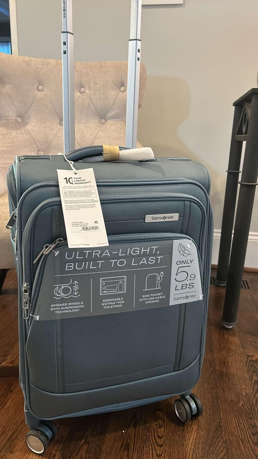 UpLIFT Lightweight Softside Carry-On Luggage with Spinner Wheels - Expandable - Airline-Approved, Polyester Soft Suitcase for Ultra Light Travel - Elemental Blue customer photo 2