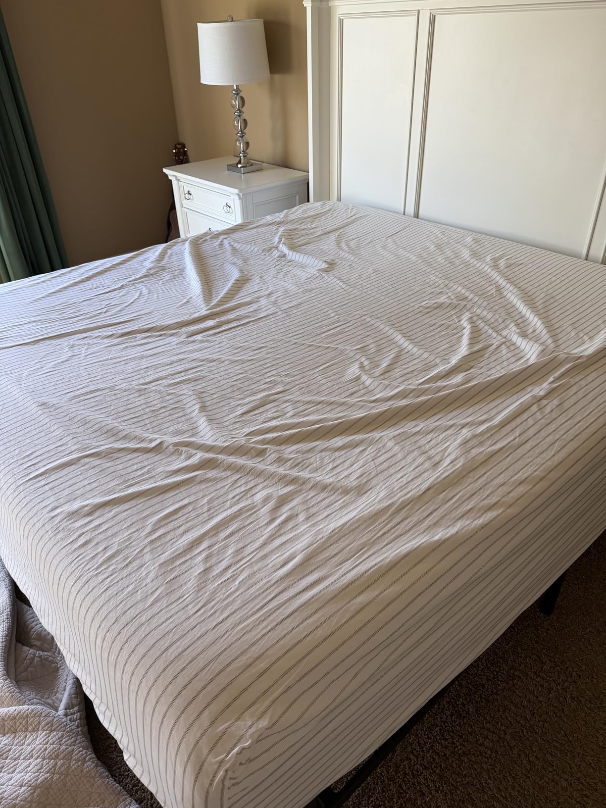 Eddie Bauer - Queen Sheet Set with Fitted Sheet & Pillowcases, 100% Cotton Percale Bedding, Crisp & Cool, Deep Pocket, Essential Stripe Beige customer photo 1