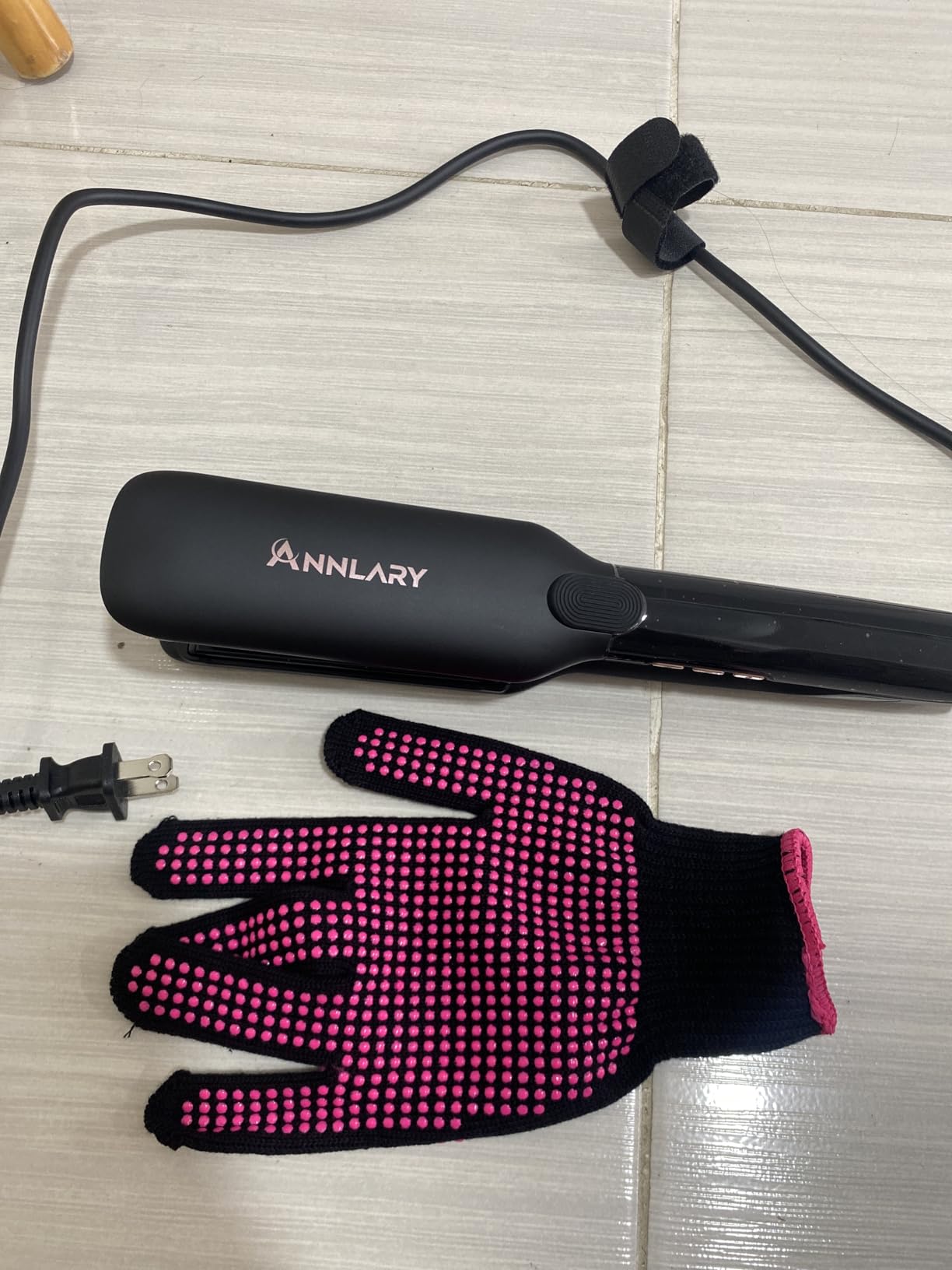 Annlary Hair Straightener 1 Inch Flat Iron and Curler 2 in 1 Titanium Ceramic Ionic Dual Voltage Straightener with Heat-Resistant Silicone, for Less Frizz, Shinier & Smoother customer photo 2