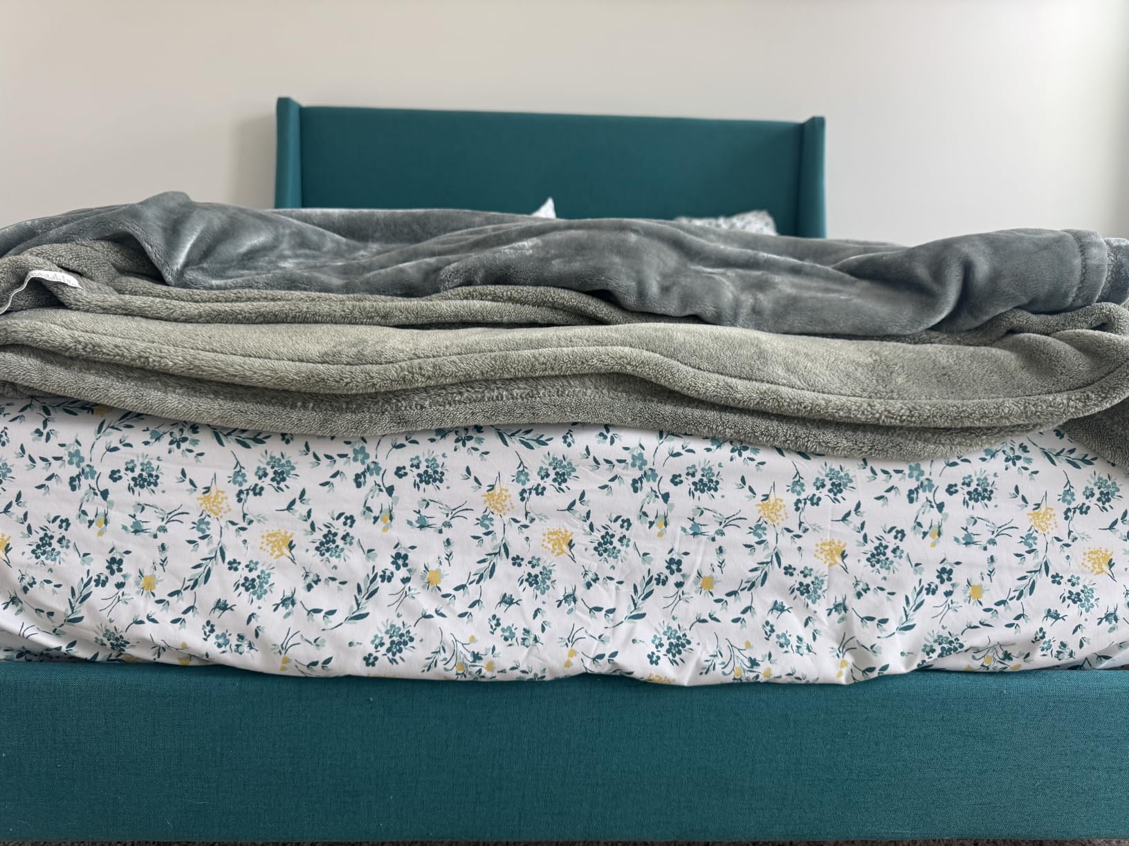 EGOHOME 10 Inch Queen Mattress, Memory Foam Mattress in a Box with Cooling Green Tea Gel, Relieve Pressure with Medium Firm Support, CertiPUR-US Certified, 80''L x 60''W x 10''Th, White customer photo 1