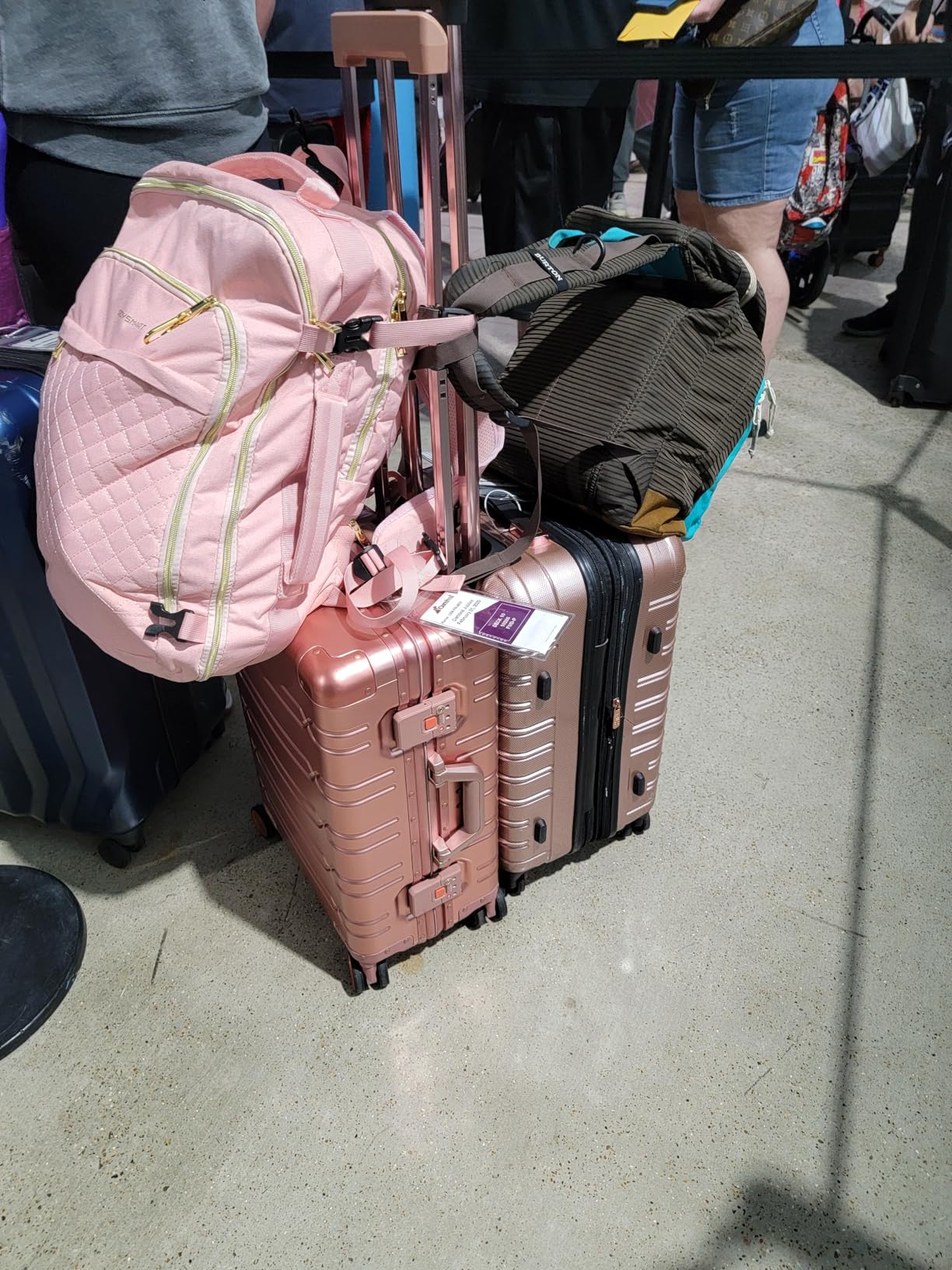 UrbanExplorer All Aluminum Carry On Luggage Hard Shell Suitcases with Spinner Wheels Zipperless Luggage 20 inch Small Carry On Suitcase for Short Trips, Black customer photo 1
