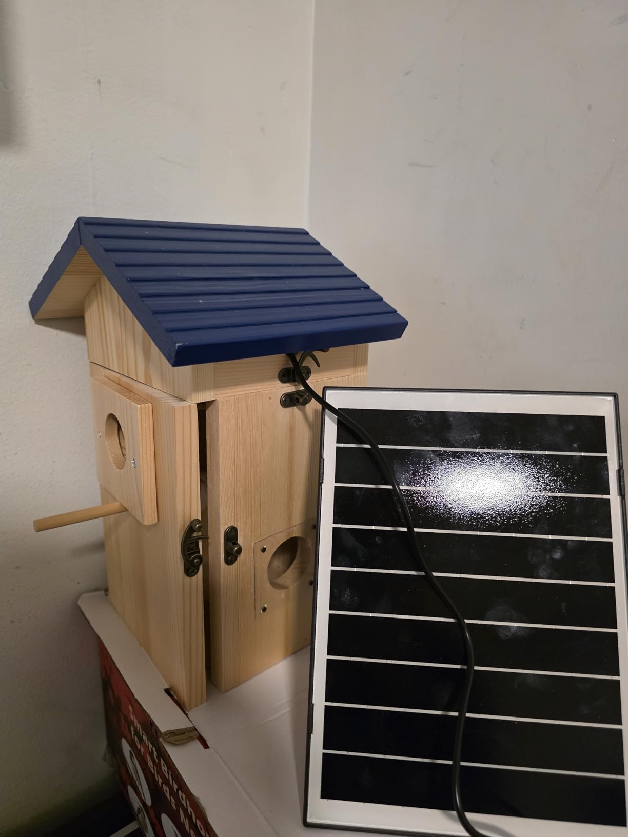 KinetCam Bird House with Camera Solar Powered, 2K HD Wi-Fi Bird Watching Cam for Birdhouse, Auto Detect & Notify, Night Vision, APP Control, Wooden Birdhouse with Camera Inside customer photo 2