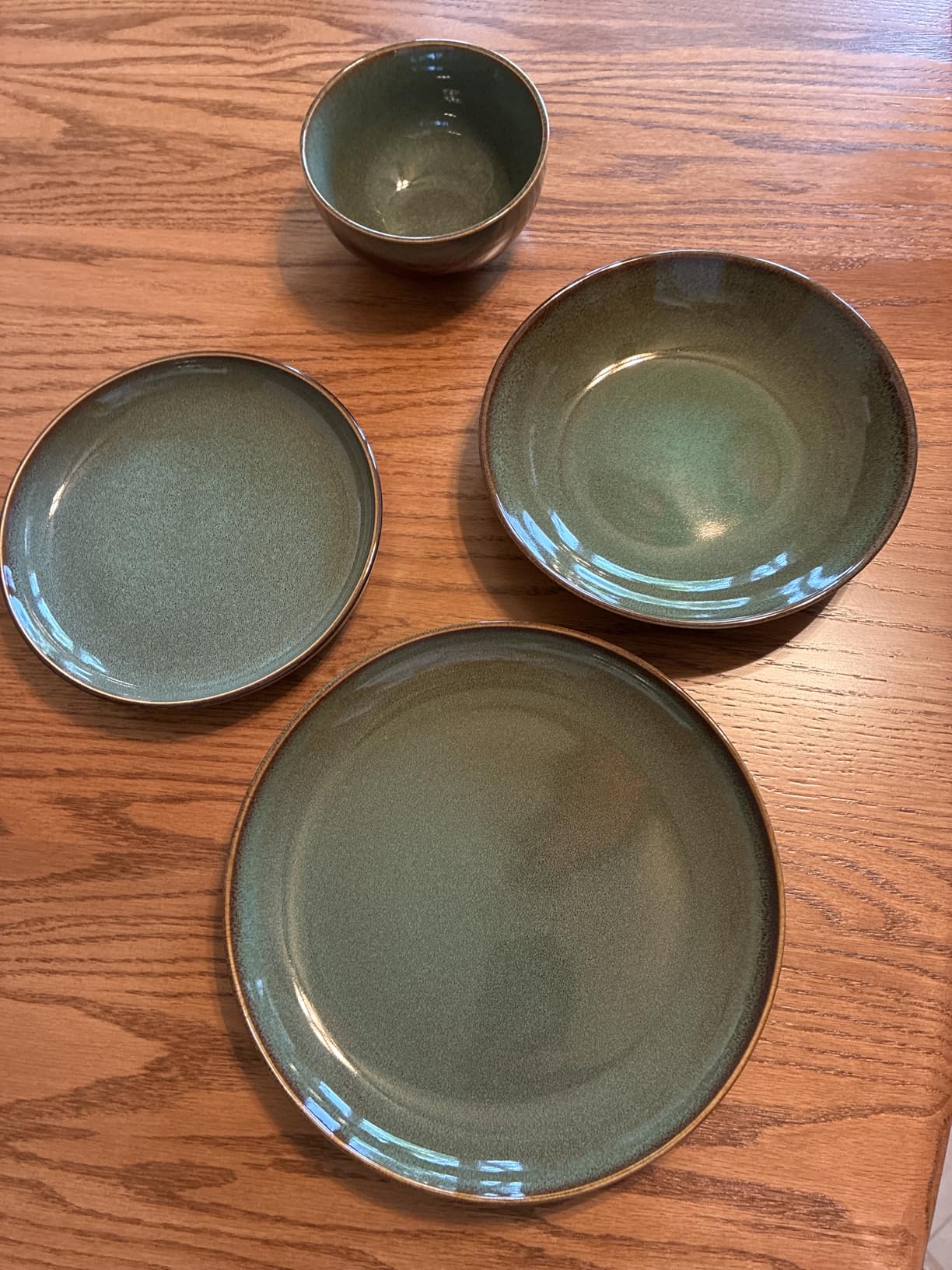 Pokini Stoneware Dinnerware Sets for 6, 18 Pieces Ceramic Plates and Bowls Sets, Chip and Scratch Resistant Dish Set, Dishwasher & Microwave Safe Plate Set, Brown Green customer photo 2
