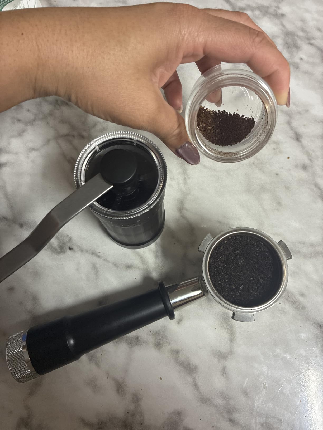 Mini Manual Coffee Grinder with 40 Adjustable Settings, Portable Hand Coffee Bean Mill with 30g Capacity, Conical Burr Coffee Grinder with Crank for Travel, Camping, Office, Espresso, Pour Over, etc customer photo 1