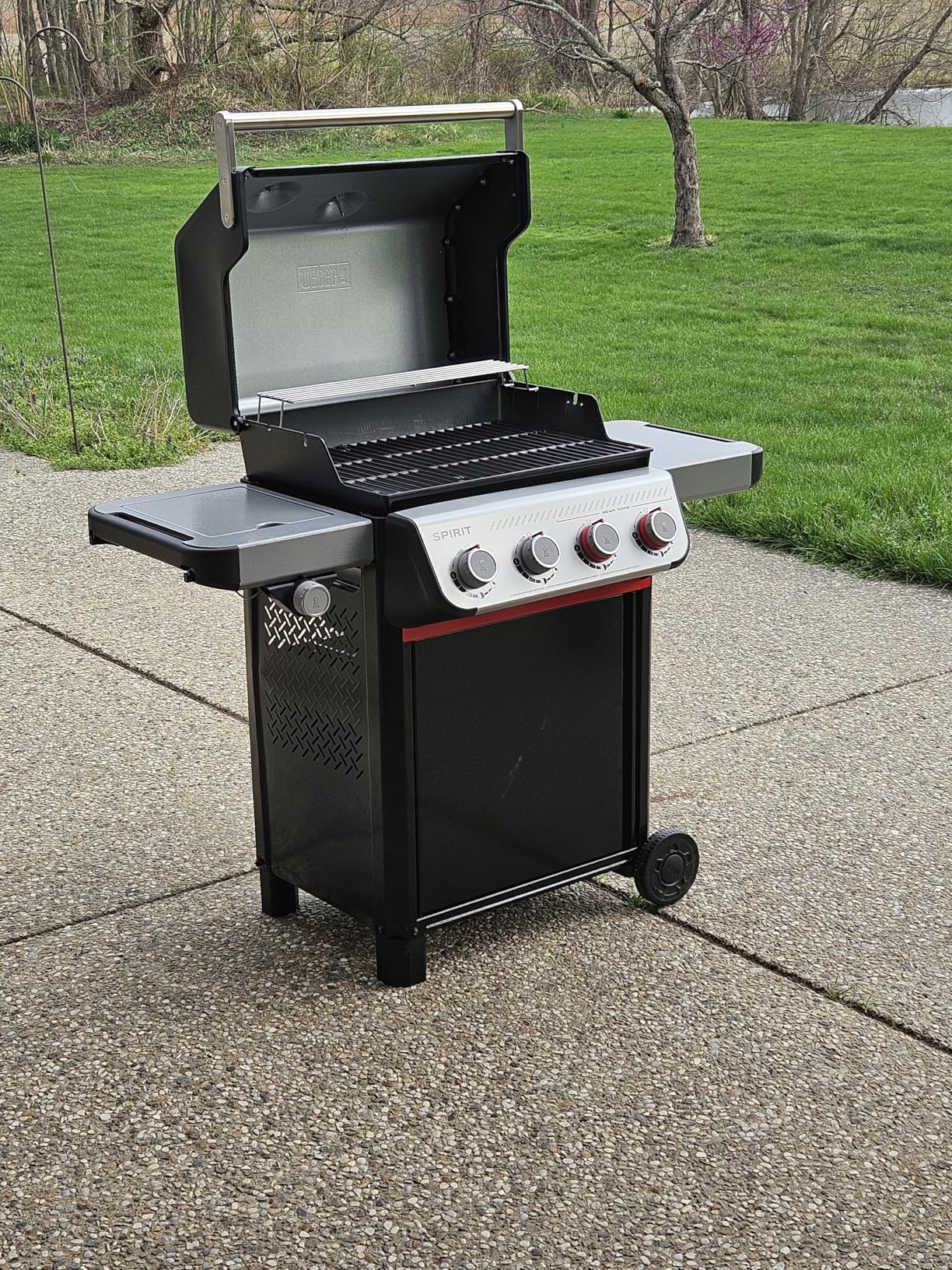 Weber Spirit E-435 Liquid Propane Gas Grill for Outdoor Cooking, 4 Burners and 1 Side Burner, Porcelain-Enameled Cast-Iron Grates, 2 Boost Burners, Sear Zone customer photo 1