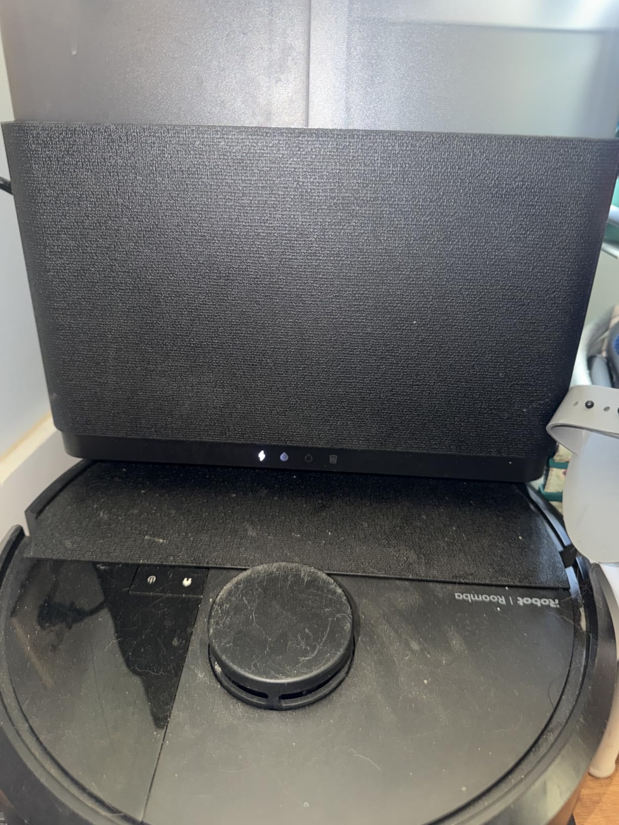Roomba Plus 405 (G181) 2in1 Vacuum & Mop Robot with AutoWash Dock - Dual Spinning, Smart & Fast Mapping, Ideal for Pet Hair, Self-Empties 75 Days, Intense Suction, Pad Washing & Drying customer photo 2