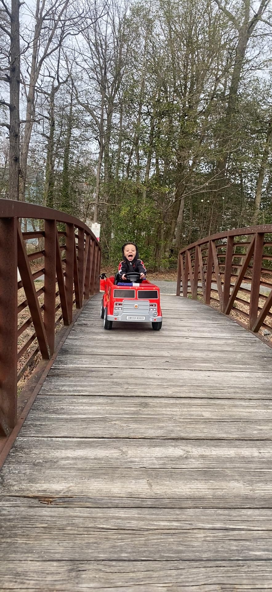 Costzon Kids Ride on Fire Truck, 12V Battery Powered Fire Car w/Remote Control, Extinguisher, Shovel, Loudspeaker, Music, Sirens, Lights & Wireless Connection, Electric Vehicle for Kids (Fire Truck) customer photo 1
