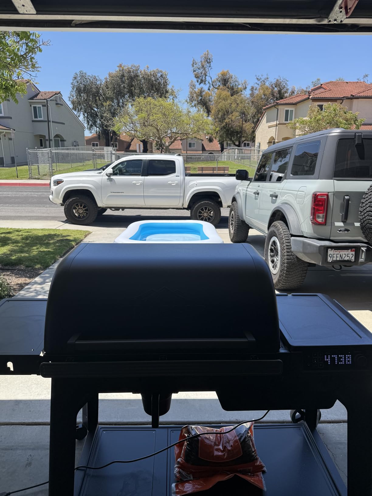 Traeger Grills Woodridge Pro Electric Wood Pellet Grill and Smoker, 970 Sq. In., Wi-FIRE Technology, Super Smoke Mode, Black, TFB97JLH customer photo 1
