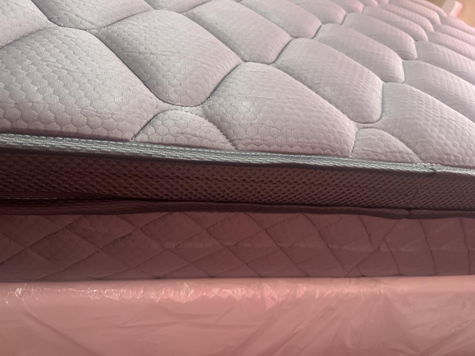 VISCOUNTESS Queen Mattress 14 Inch, Medium Mattress Euro Top for Back & Lumbar Support, Individual Pocket Spring for Motion Isolation & Pressure Relief customer photo 1