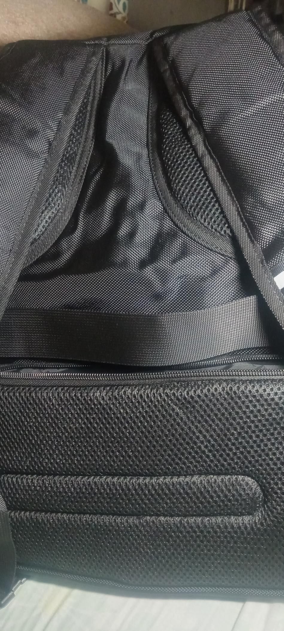 YOREPEK Travel Backpack for Men Anti Theft, Slot Fit for Air Tag & RFID Blocking, Airline Approved, Insulated Pocket, Water Resistant Backpack for Men Fit 17 inch Laptop, Black customer photo 2
