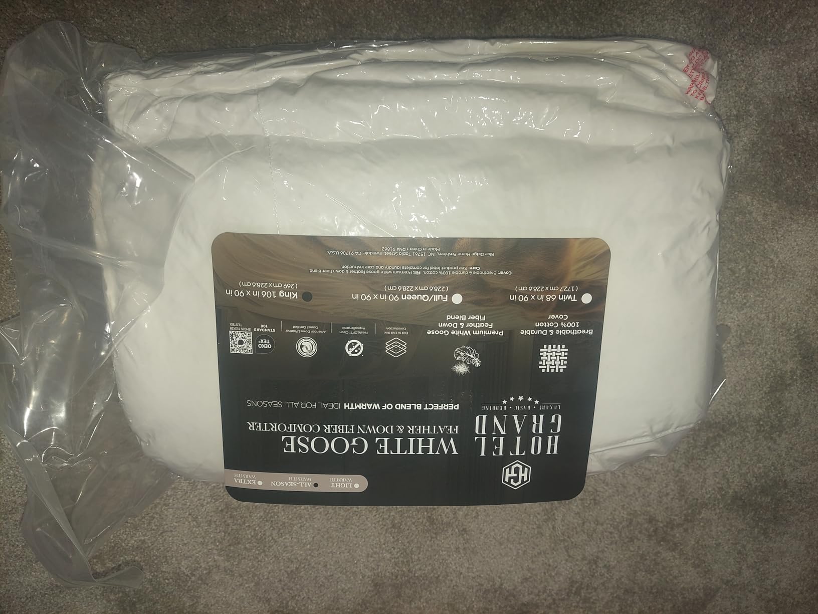 Hotel Grand Luxury White Goose Feather Down Fiber Comforter Queen Size, 100% Cotton Cover Duvet Insert Queen, Hotel Hypoallergenic Extra Warmth Bedding Comforter 80oz, White 90x90 Inch customer photo 2