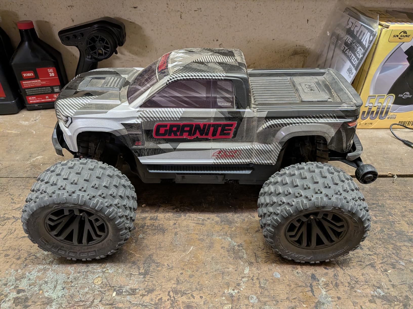 Arrma RC Truck 1/10 Granite 4X4 223S BLX BRUSHLESS Monster Truck RTR with DSC, RED, ARA4302V4T2 customer photo 1