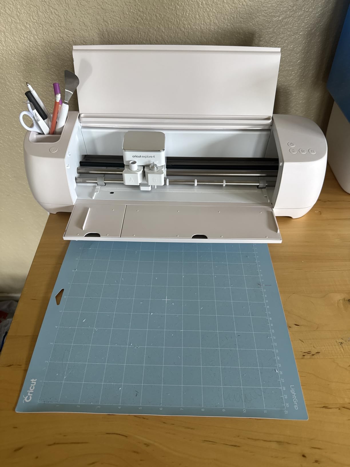 Cricut Explore 4 Machine with Vinyl and Iron-On Bundle customer photo 2