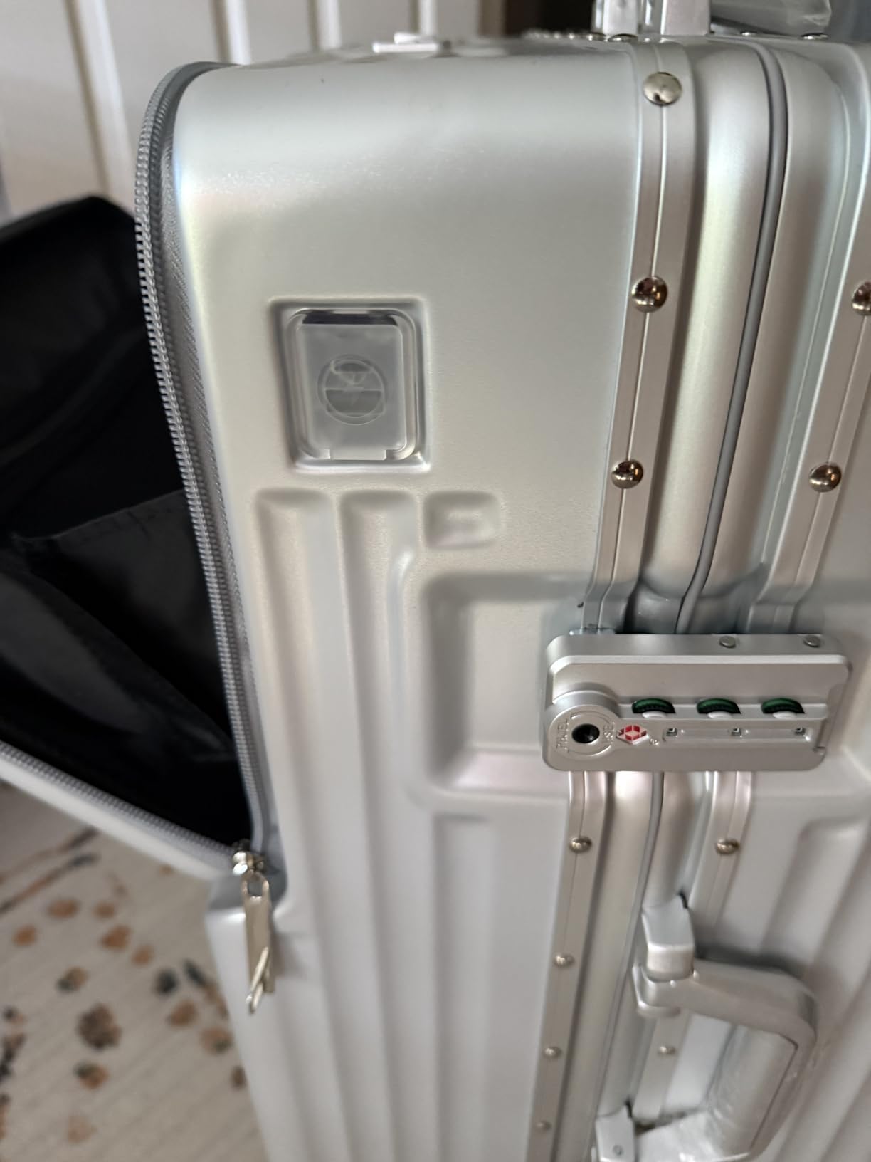 Zipperless Luggage, 22.4