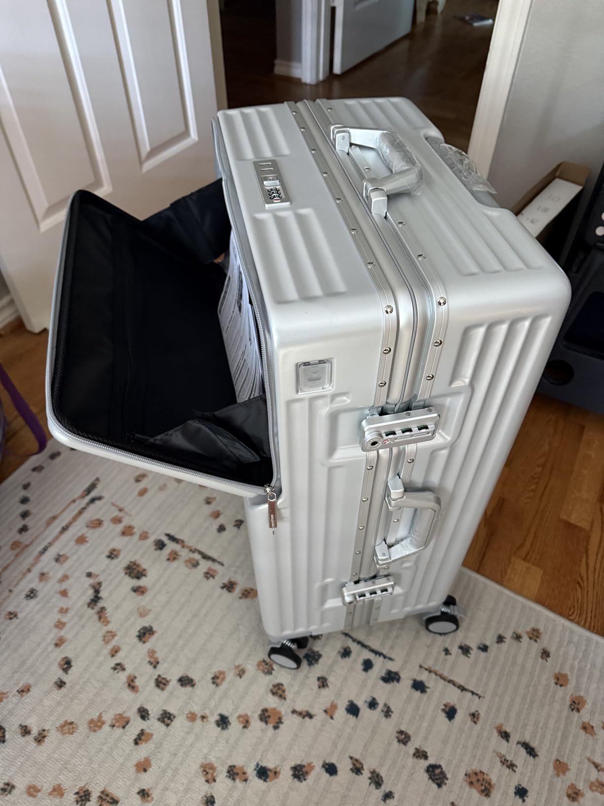 Zipperless Luggage, 22.4