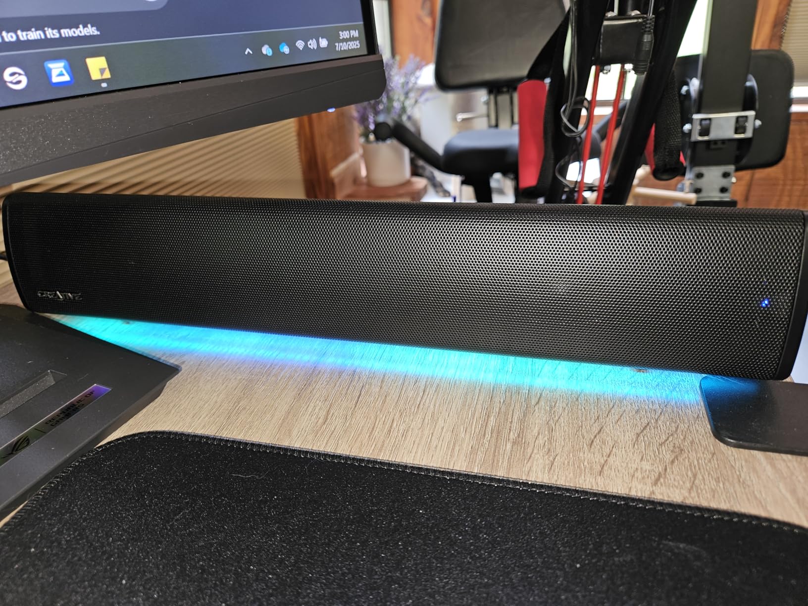 Creative Labs Sound Blaster GS3 Compact RGB Gaming SOUNDBAR - White customer photo 2